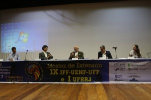 Mesa de encerramento da Mostra de Extensão 2017 - IX IFF-UENF-UFF e I UFRRJ.