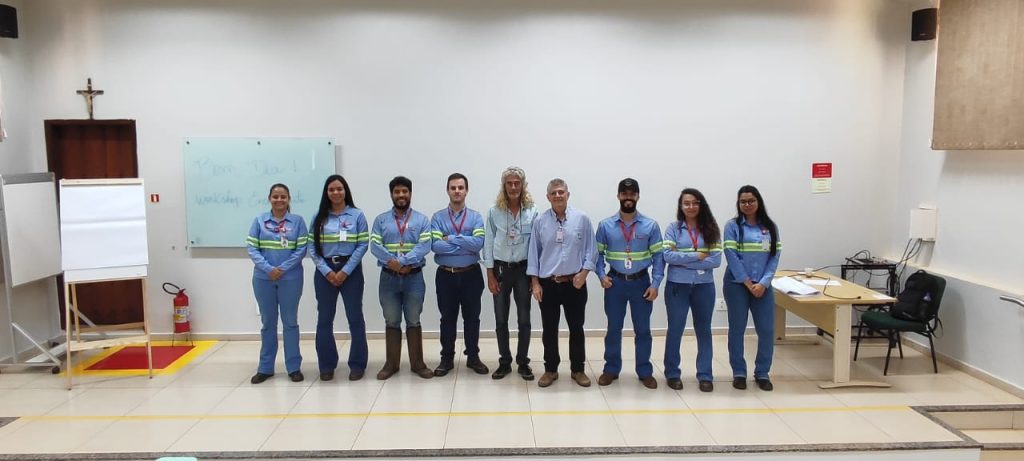 Pesquisador do PMGCA/UFRRJ ministra aula em evento realizado no Paraná